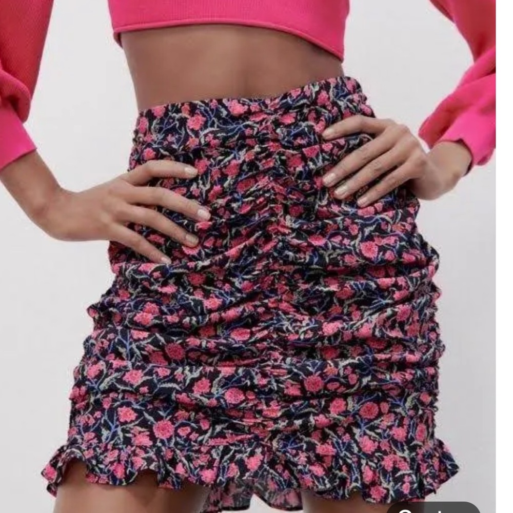 NWT Lulus Floral Multicolor Ruched A Line Fitted Skirt